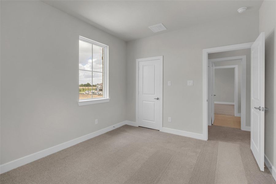 Spacious, unfurnished interior of a new home in Midline, Webster (Image 26).