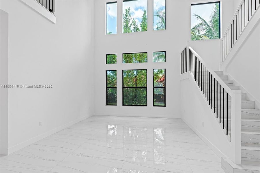 Spacious, unfurnished interior of a new home in , Boca Raton (Image 20).