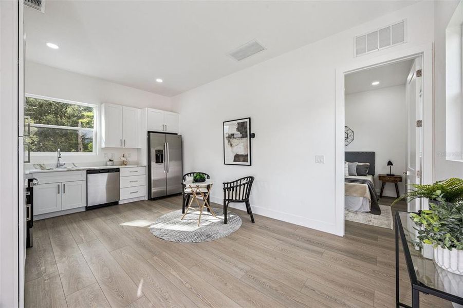 Furnished interior view inside a new home in , Orlando (Image 31).