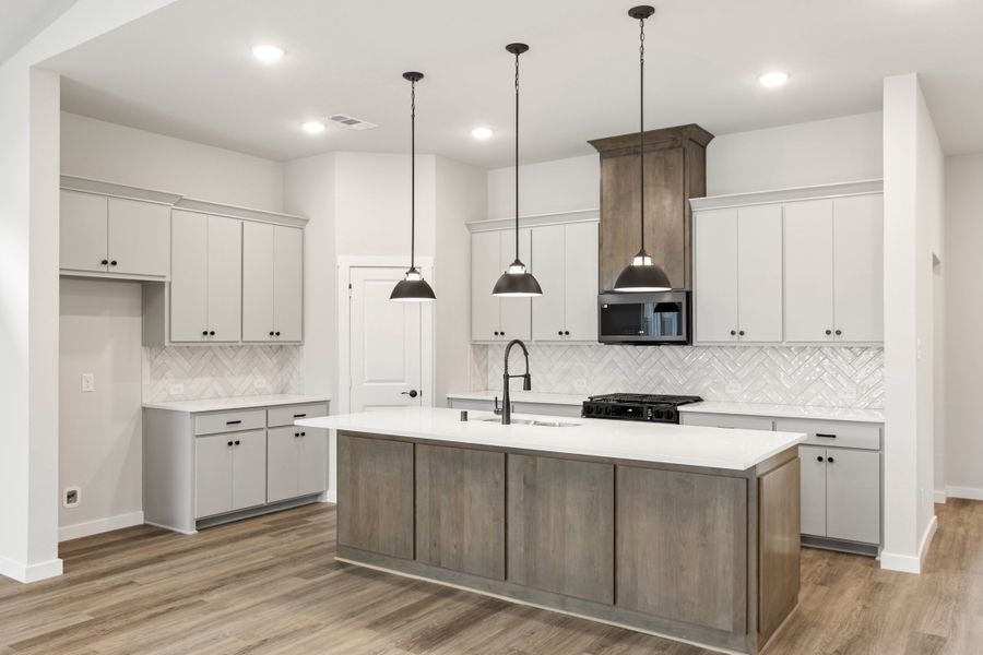 Furnished interior view inside a new home in Willow Grove, Melissa (Image 7).