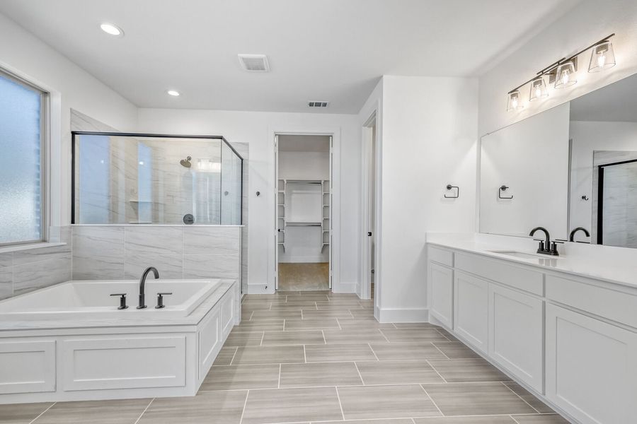 Representative Photo of Plan 1680 - Main Bathroom Representative Photo of Plan 1680 - Main Bathroom