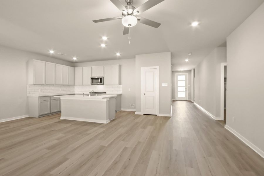 Spacious, unfurnished interior of a new home in Westridge Cove, Conroe (Image 23). Spacious, unfurnished interior of a new home in Westridge Cove, Conroe (Image 23).