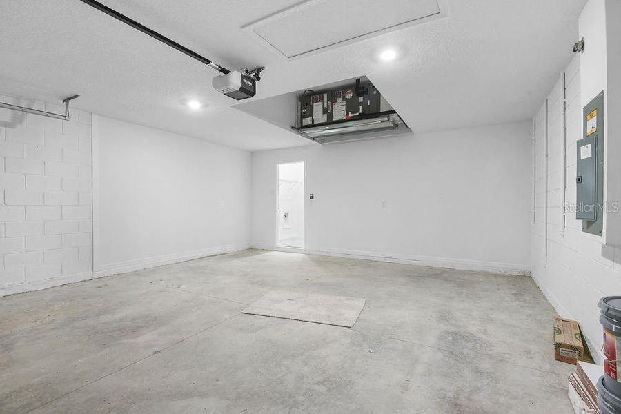 Spacious, unfurnished interior of a new home in Ardisia Park, New Smyrna Beach (Image 38). Spacious, unfurnished interior of a new home in Ardisia Park, New Smyrna Beach (Image 38).