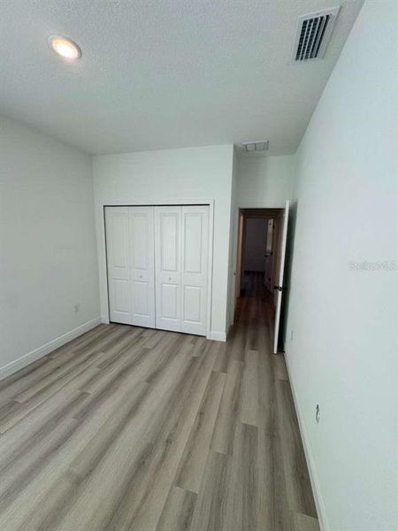 Spacious, unfurnished interior of a new home in , Citrus Springs (Image 29).