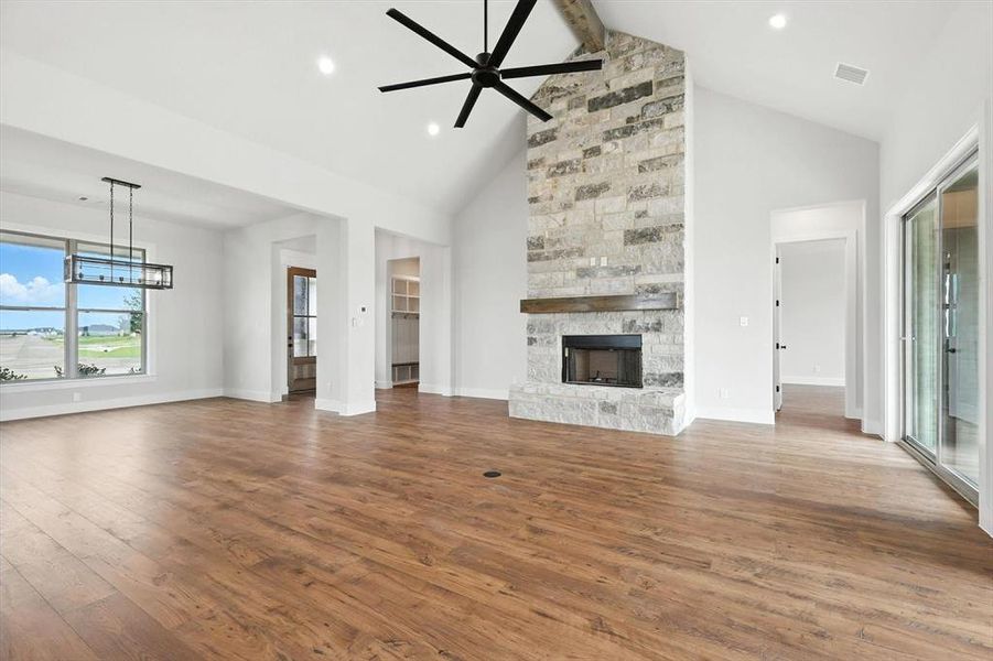 Spacious, unfurnished interior of a new home in , Venus (Image 21). Spacious, unfurnished interior of a new home in , Venus (Image 21).