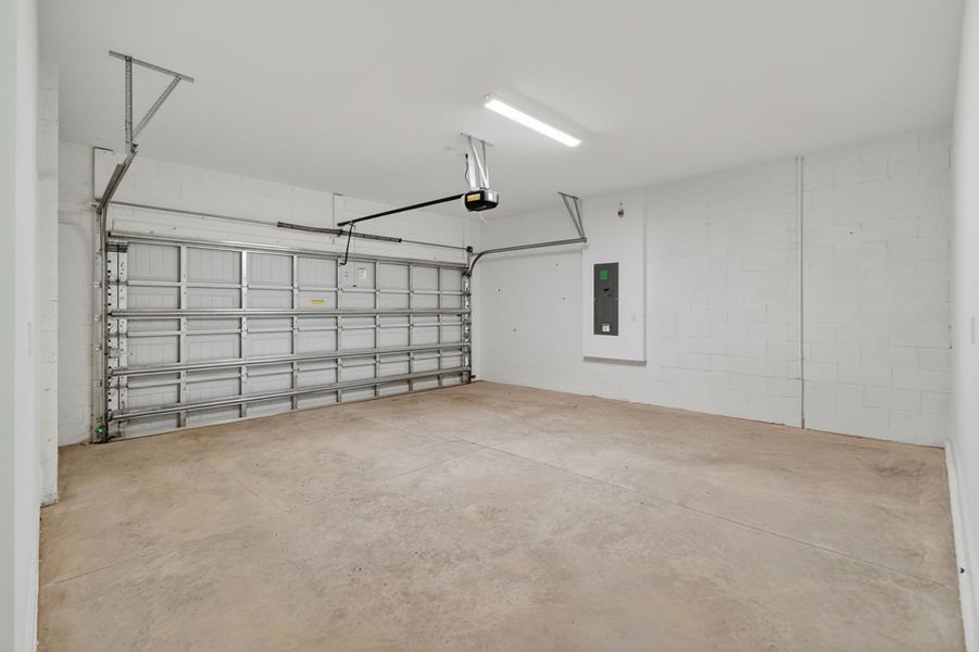 Spacious, unfurnished interior of a new home in Harbor Isle, Vero Beach (Image 24). Spacious, unfurnished interior of a new home in Harbor Isle, Vero Beach (Image 24).