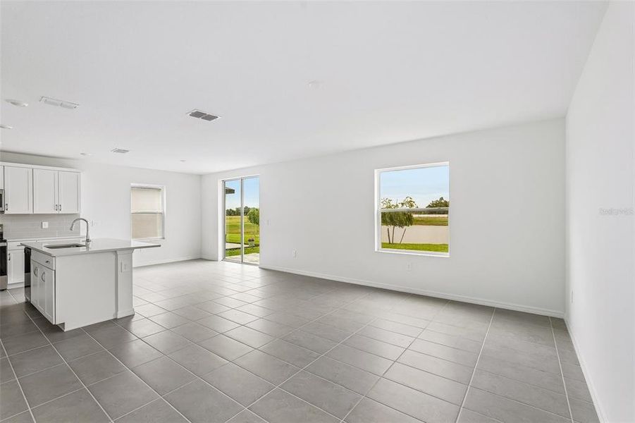 Spacious, unfurnished interior of a new home in Southpointe, Palmetto (Image 22). Spacious, unfurnished interior of a new home in Southpointe, Palmetto (Image 22).