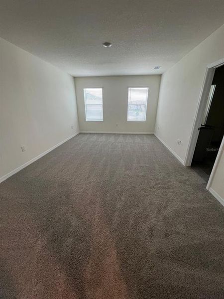 Spacious, unfurnished interior of a new home in Epperson, Wesley Chapel (Image 18).