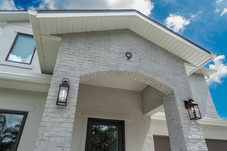 Exterior details and patio area of a home in , Orlando (Image 28).
