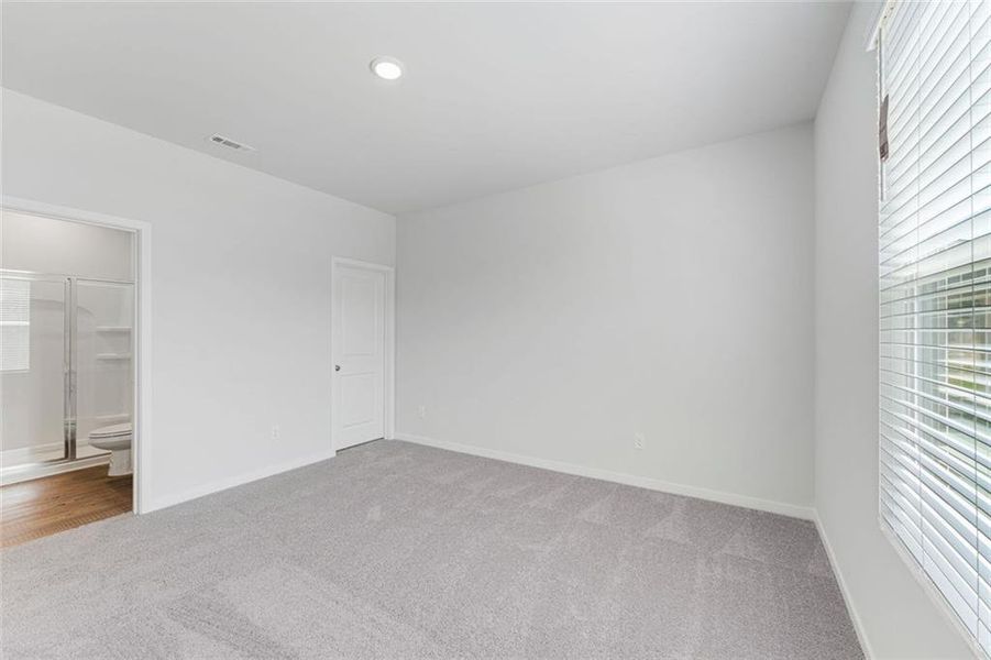 Spacious, unfurnished interior of a new home in Parkview Estates, South Fulton (Image 21).