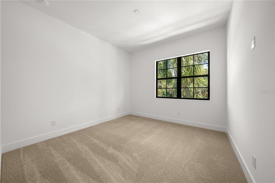 Spacious, unfurnished interior of a new home in , Sarasota (Image 36).