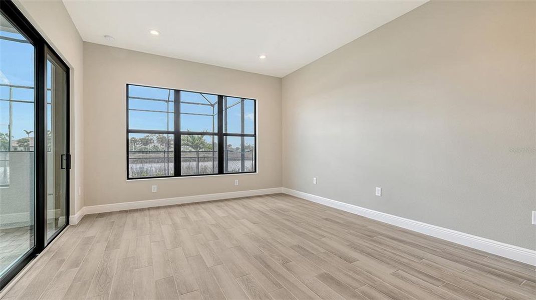 Spacious, unfurnished interior of a new home in , Englewood (Image 17).