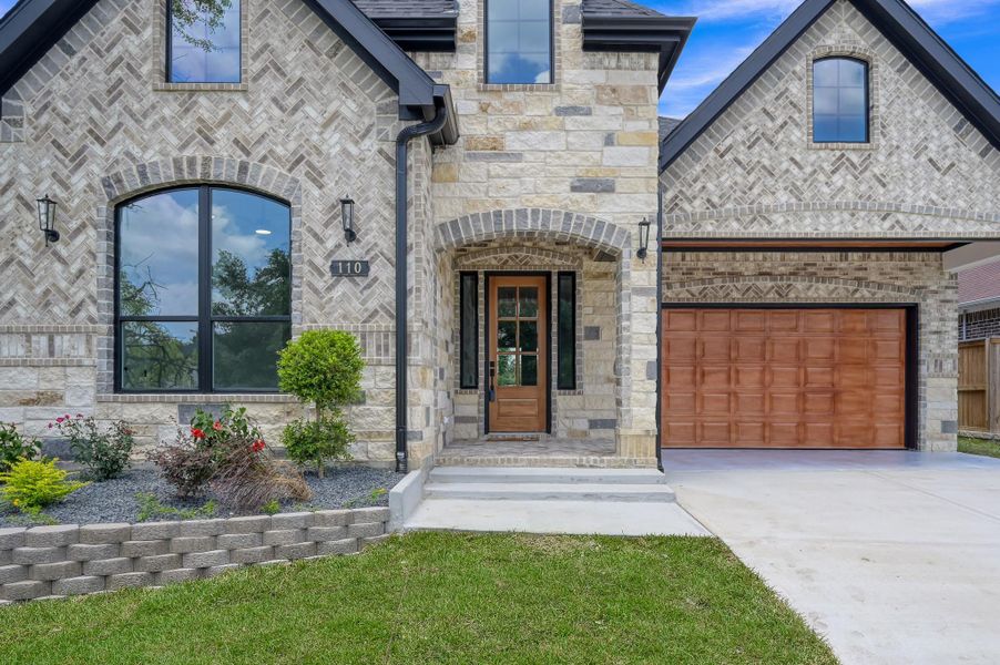 Exterior details and patio area of a home in , Montgomery (Image 3).