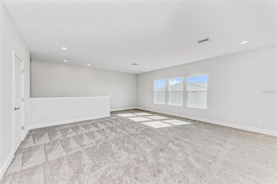 Spacious, unfurnished interior of a new home in , Venice (Image 26).