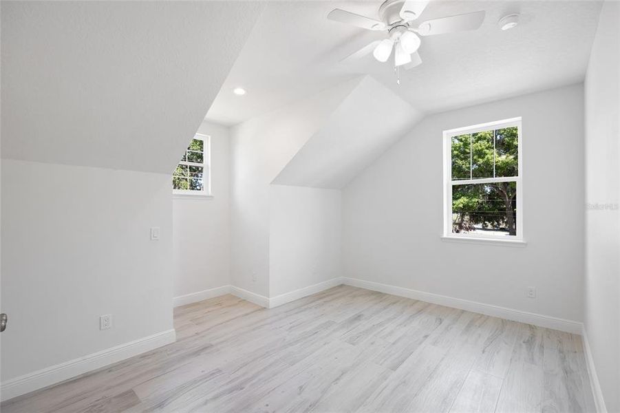 Spacious, unfurnished interior of a new home in , Plant City (Image 22).