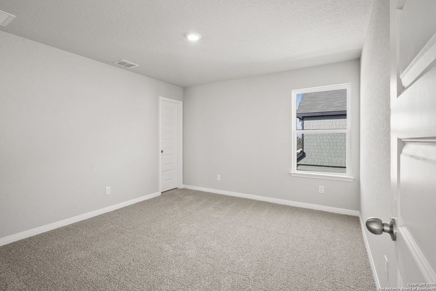 Spacious, unfurnished interior of a new home in Applewhite Meadows, San Antonio (Image 27).