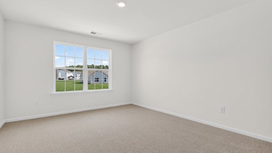 Spacious, unfurnished interior of a new home in Shahbain Reserve, Raeford (Image 19).
