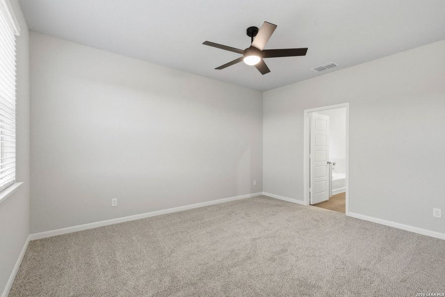 Spacious, unfurnished interior of a new home in Abbott Place, St. Hedwig (Image 17).