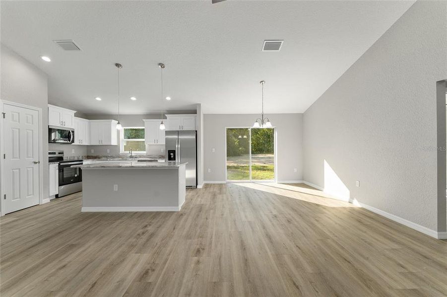 Spacious, unfurnished interior of a new home in , Ocala (Image 21).
