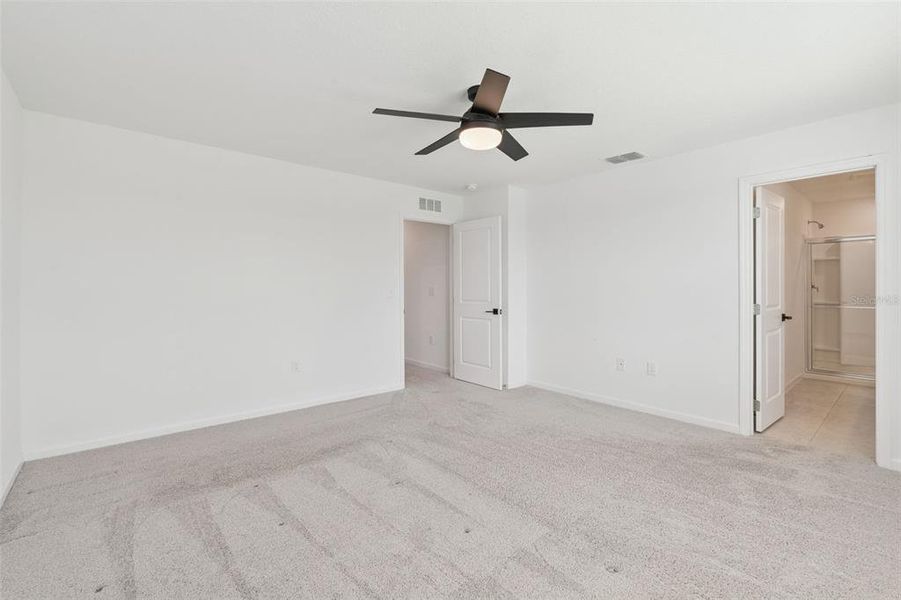Spacious, unfurnished interior of a new home in , Groveland (Image 23).