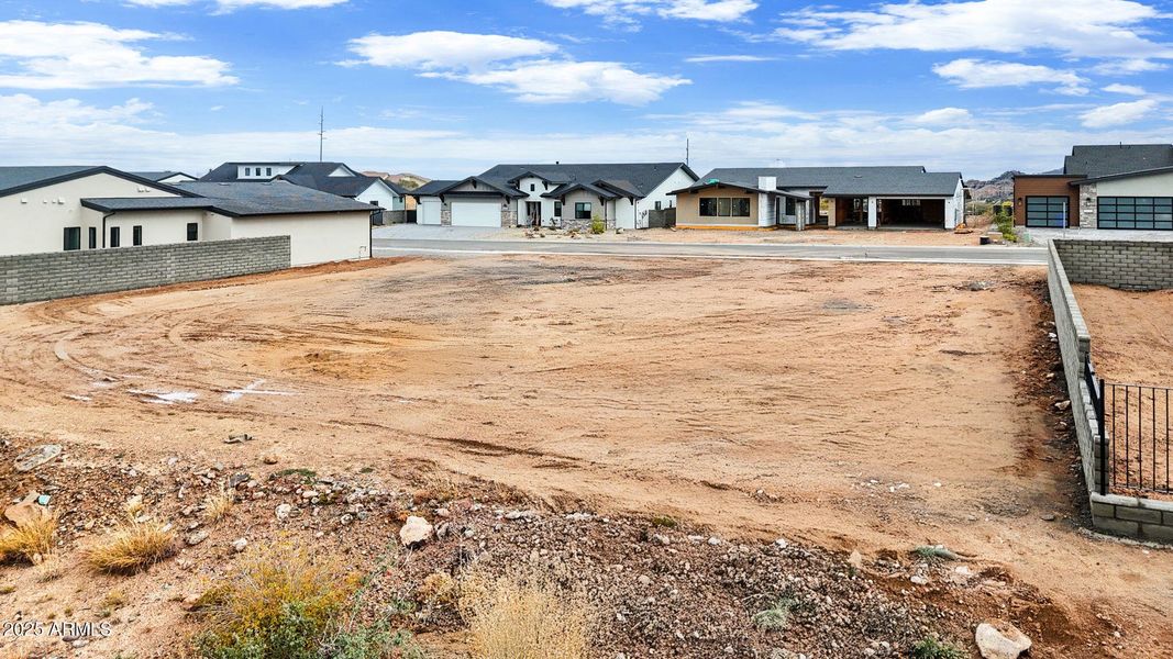 13-Lot Photo (3) (2) 13-Lot Photo (3) (2)