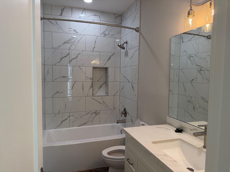 Middle Bathroom First floor