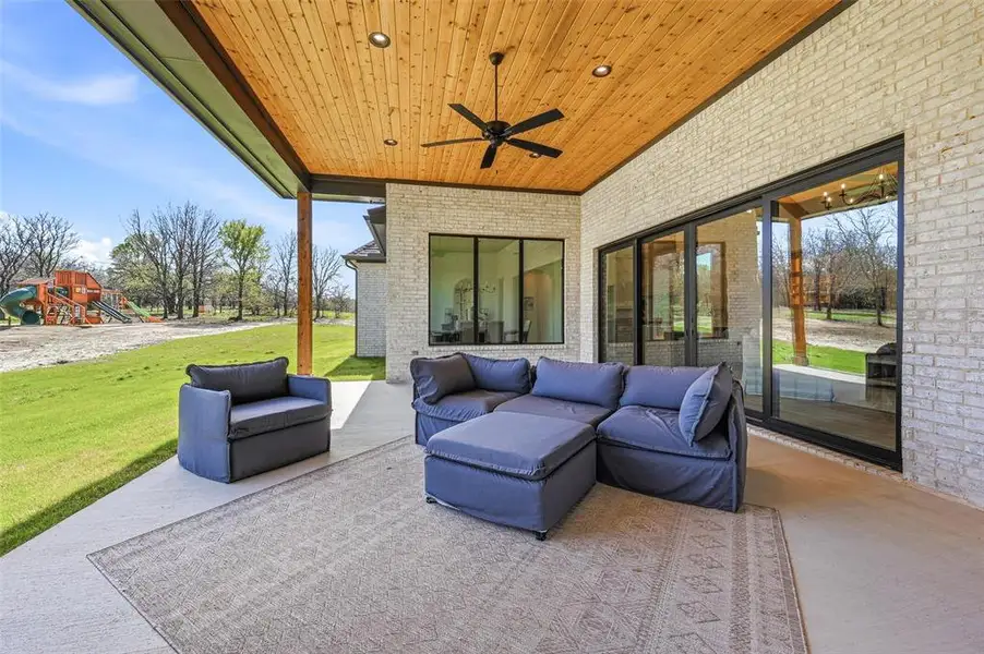 Exterior details and patio area of a home in , Weatherford (Image 3).