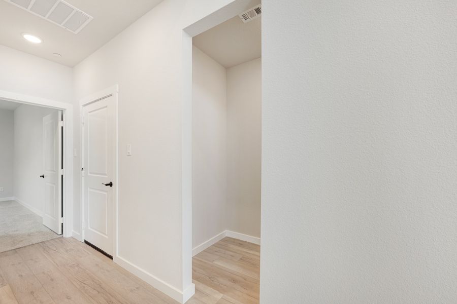 Spacious, unfurnished interior of a new home in Woodbridge Villas, Wylie (Image 27).