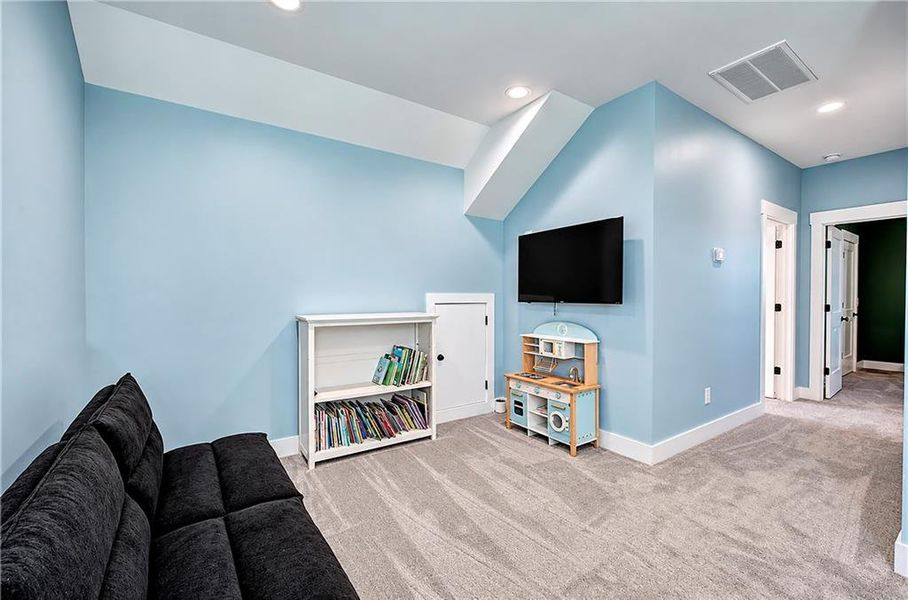 Furnished interior view inside a new home in , Calhoun (Image 16).
