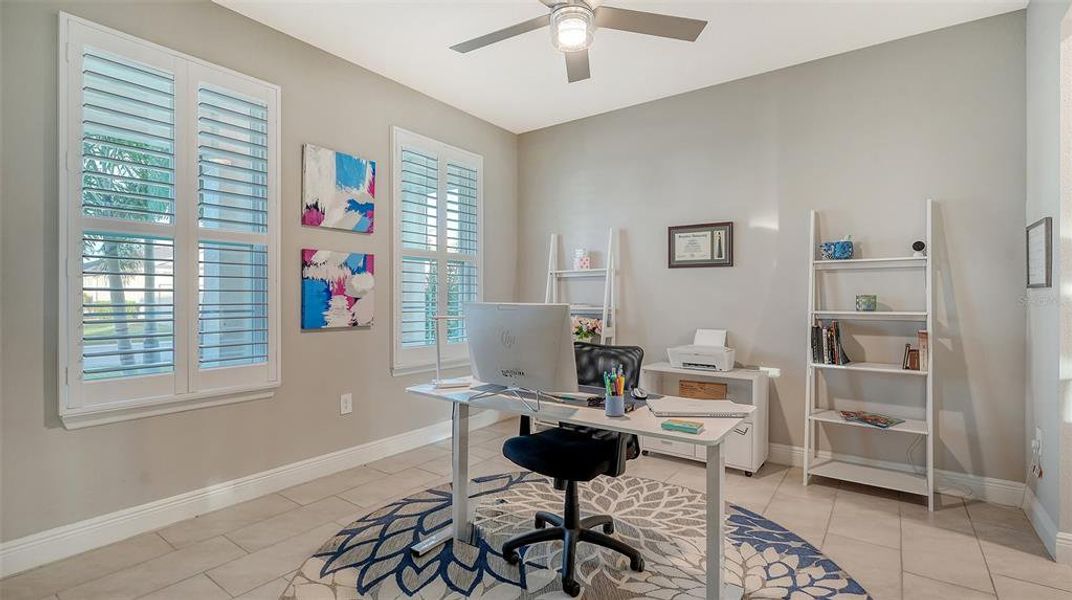 Furnished interior view inside a new home in Star Farms at Lakewood Ranch, Bradenton (Image 25).