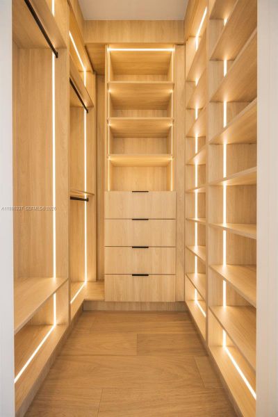 Spacious, unfurnished interior of a new home in , Miami (Image 20).