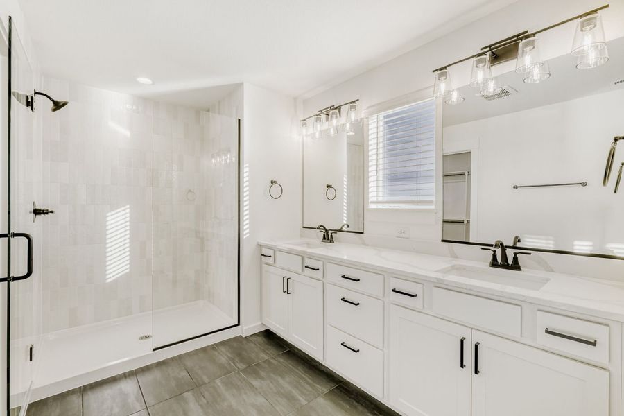 7983 Polson - Primary Bathroom