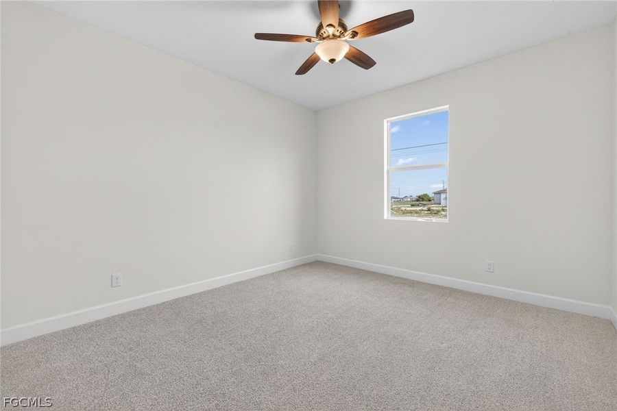 Spacious, unfurnished interior of a new home in Cape Coral, Cape Coral (Image 18).
