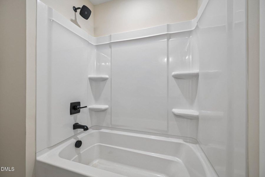 20-web-or-mls-Berwyn Ave-S1405-020