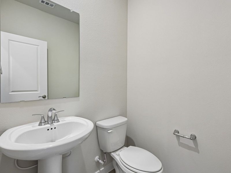Furnished interior view inside a new home in Oak Ridge Park, Corinth (Image 5).