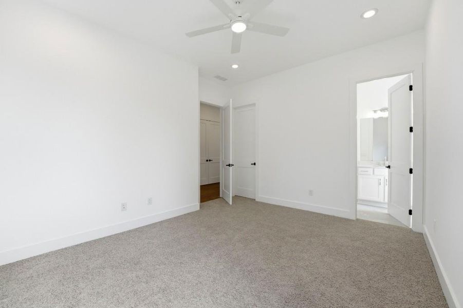 Spacious, unfurnished interior of a new home in , Roswell (Image 29).
