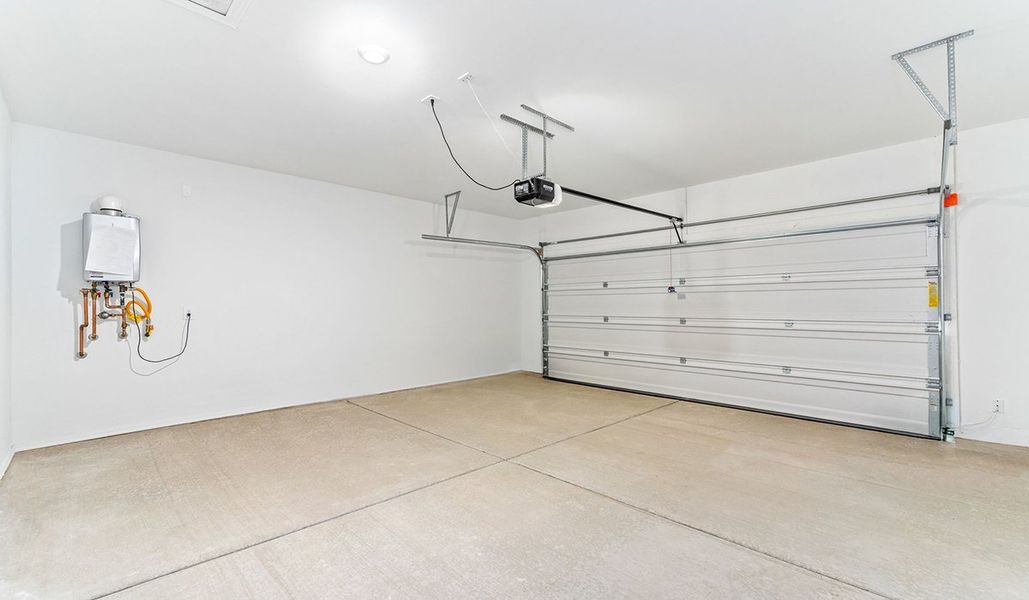 Spacious, unfurnished interior of a new home in Saguaro Bloom, Marana (Image 35). Spacious, unfurnished interior of a new home in Saguaro Bloom, Marana (Image 35).