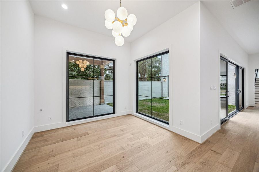 Spacious, unfurnished interior of a new home in , Houston (Image 16).
