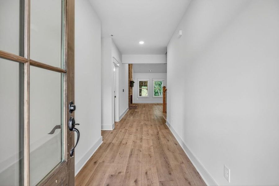 Spacious, unfurnished interior of a new home in , Dallas (Image 26).