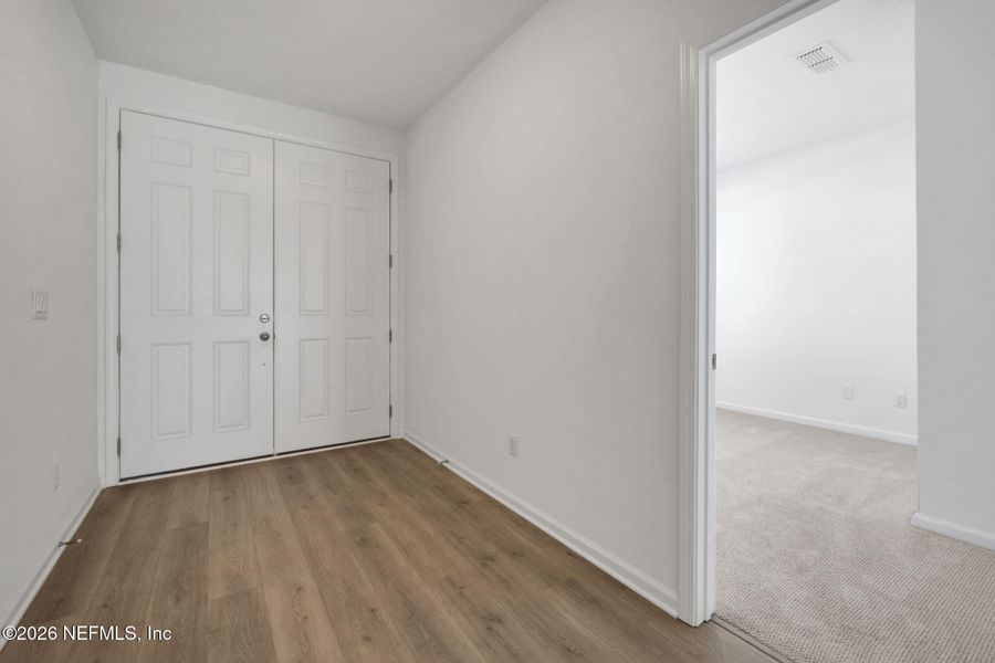 Spacious, unfurnished interior of a new home in Jennings Farm, Middleburg (Image 42).