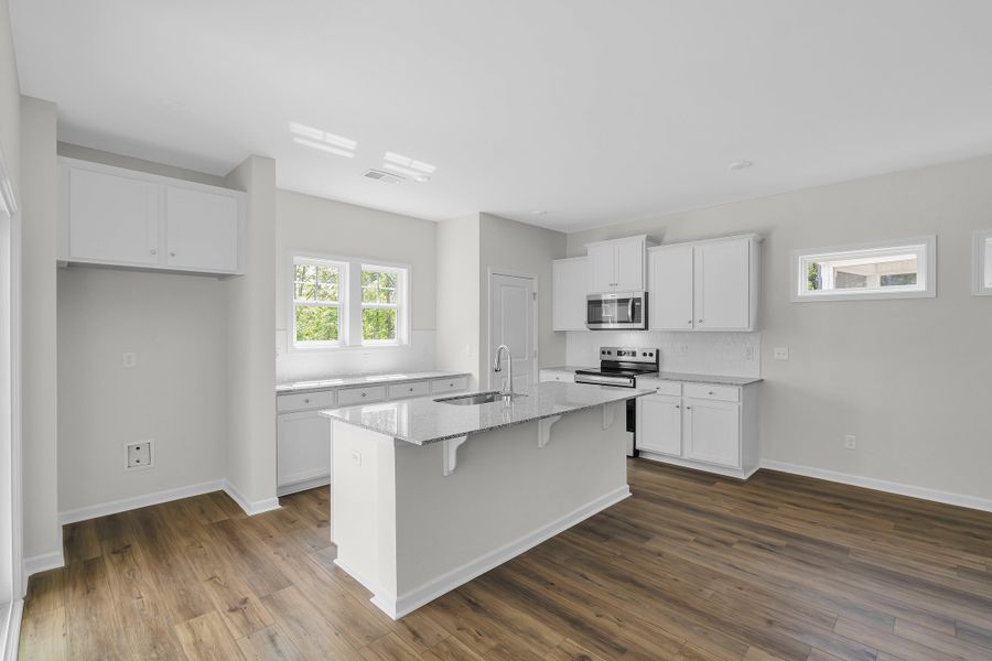 Representative furnished interior of a home built from the Glenwood II by Great Southern Homes in Bickley Station, Irmo (Image 6).