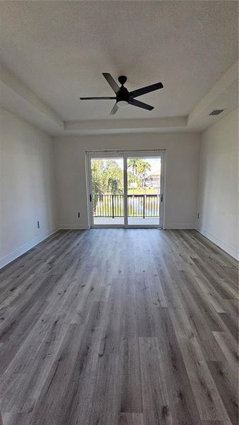 Spacious, unfurnished interior of a new home in , Port Charlotte (Image 6).