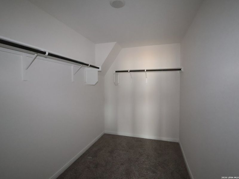 Spacious, unfurnished interior of a new home in Meadows at Clear Springs, New Braunfels (Image 14).