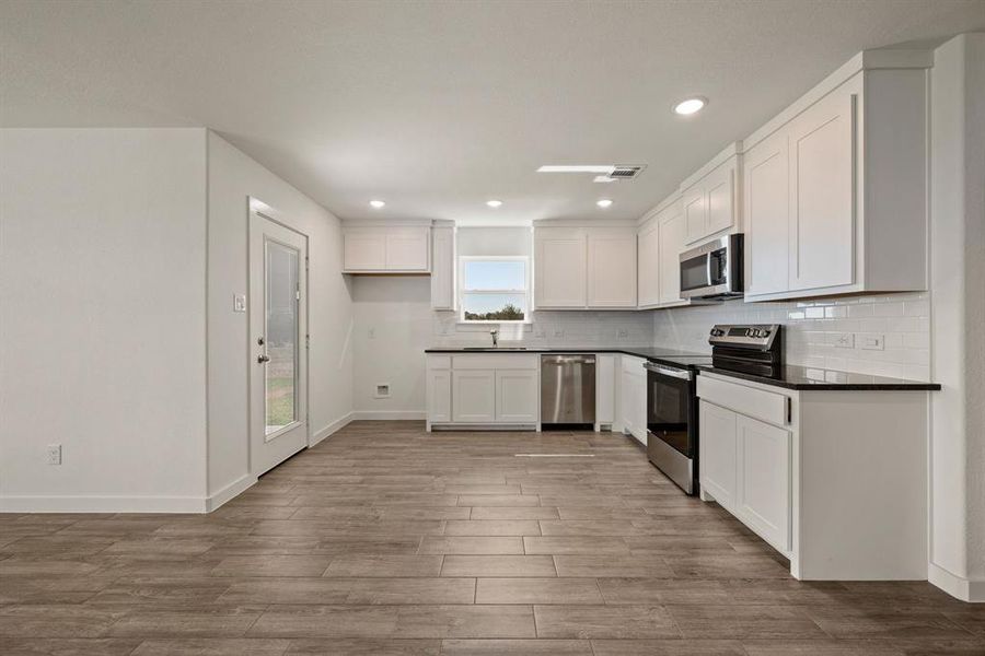 Spacious, unfurnished interior of a new home in Gatlin Ranch, Springtown (Image 20). Spacious, unfurnished interior of a new home in Gatlin Ranch, Springtown (Image 20).