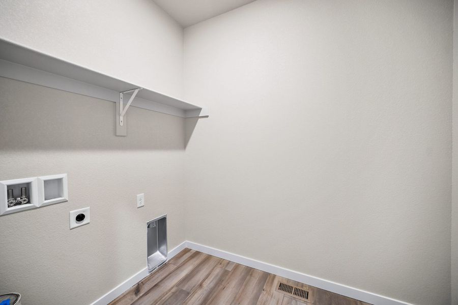 Spacious, unfurnished interior of a new home in The Glen, Colorado Springs (Image 17). Spacious, unfurnished interior of a new home in The Glen, Colorado Springs (Image 17).