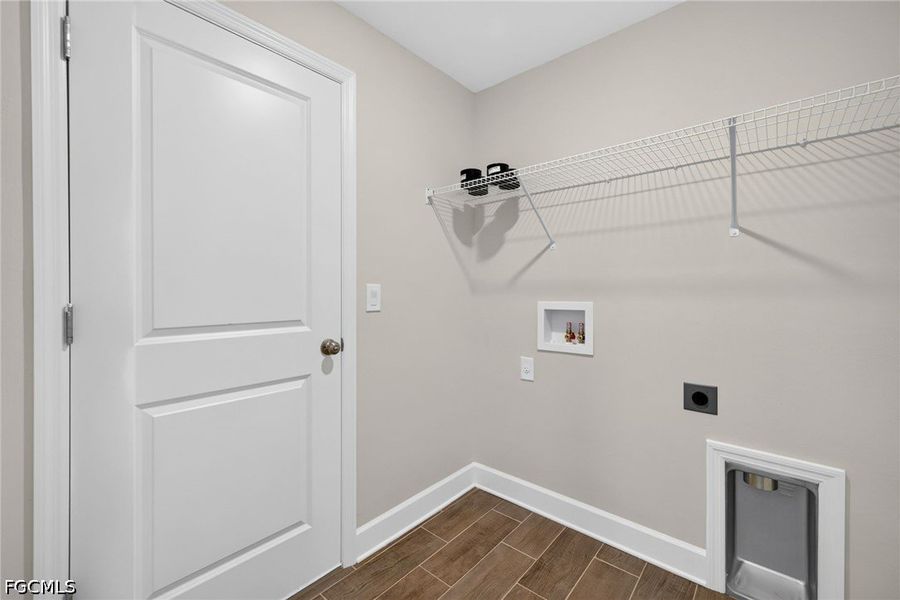 Spacious, unfurnished interior of a new home in Cape Coral, Cape Coral (Image 27). Spacious, unfurnished interior of a new home in Cape Coral, Cape Coral (Image 27).