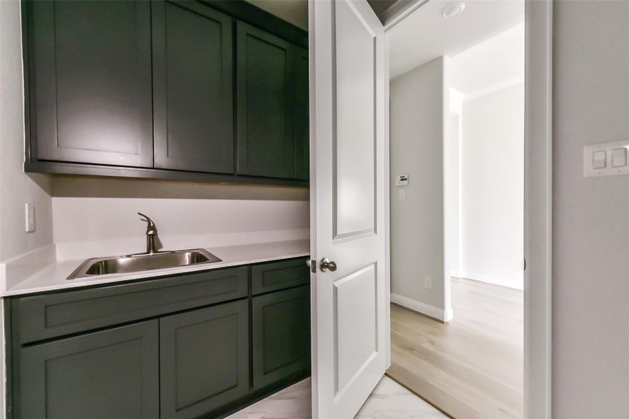 Furnished interior view inside a new home in Evergreen 55', Conroe (Image 6).