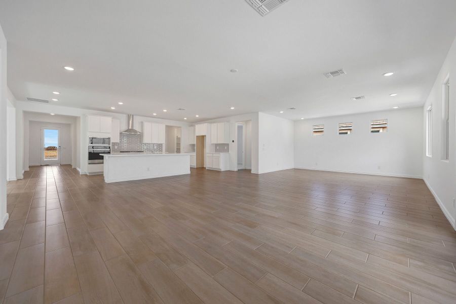 Spacious, unfurnished interior of a new home in Miravida, Surprise (Image 7).