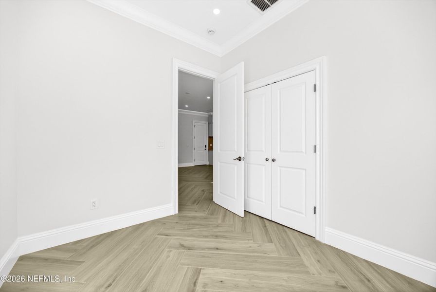 Spacious, unfurnished interior of a new home in , Jacksonville (Image 28).