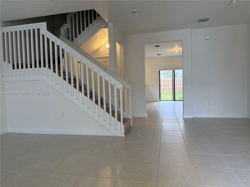 Spacious, unfurnished interior of a new home in , Homestead (Image 15).